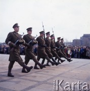 1972, Warszawa, Polska.
Uroczystość przed Grobem Nieznanego Żołnierza.
Fot. Romuald Broniarek, zbiory Ośrodka KARTA 
