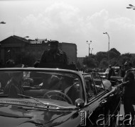 Czerwiec 1972, Warszawa, Polska.
Fidel Castro - premier i pierwszy sekretarz Komunistycznej Partii Kuby - na ulicy Królewskiej. W tle po lewej widoczny gmach Zachęty.
Fot. Romuald Broniarek, zbiory Ośrodka KARTA