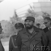 Czerwiec 1972, Warszawa, Polska.
Fidel Castro (z lewej) - premier i pierwszy sekretarz Komunistycznej Partii Kuby - przed Grobem Nieznanego Żołnierza.
Fot. Romuald Broniarek, zbiory Ośrodka KARTA