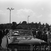 Czerwiec 1972, Warszawa, Polska.
Fidel Castro - premier i pierwszy sekretarz Komunistycznej Partii Kuby - na ulicy Królewskiej.
Fot. Romuald Broniarek, zbiory Ośrodka KARTA