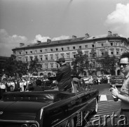 Czerwiec 1972, Warszawa, Polska.
Fidel Castro - premier i pierwszy sekretarz Komunistycznej Partii Kuby - na ulicy Królewskiej.
Fot. Romuald Broniarek, zbiory Ośrodka KARTA