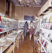 1972, Warszawa, Polska.
Międzynarodowe Targi Książki w Pałacu Kultury i Nauki.
Fot. Romuald Broniarek, zbiory Ośrodka KARTA