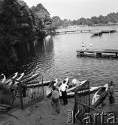 1972, Soczewka koło Płocka, Polska.
Obóz studencki nad Jeziorem Soczewka.
Fot. Romuald Broniarek, zbiory Ośrodka KARTA