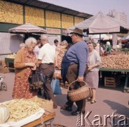 1972, Budapeszt, Węgry.
Targ.
Fot. Romuald Broniarek, zbiory Ośrodka KARTA