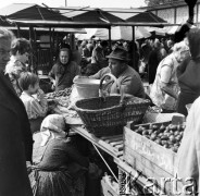 1972, Budapeszt, Węgry.
Targ.
Fot. Romuald Broniarek, zbiory Ośrodka KARTA