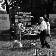 1972, Pruszków, Polska.
Festyn zorganizowany przez Towarzystwo Przyjaźni Polsko-Radzieckiej przy pałacyku 