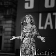 1972, Pruszków, Polska.
Festyn zorganizowany przez Towarzystwo Przyjaźni Polsko-Radzieckiej przy pałacyku 