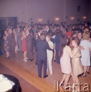 1972, Wernigerode, NRD.
Zabawa w domu wczasowym.
Fot. Romuald Broniarek, zbiory Ośrodka KARTA