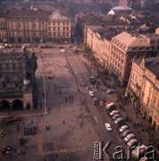 1972, Kraków, Polska.
Rynek Główny. Sukiennice (po lewej).
Fot. Romuald Broniarek, zbiory Ośrodka KARTA