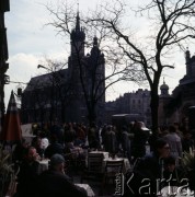 1972, Kraków, Polska.
Rynek Główny. W tle Kościół Mariacki.
Fot. Romuald Broniarek, zbiory Ośrodka KARTA