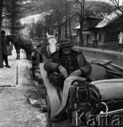 1972, Zakopana, Polska.
Dorożkarz.
Fot. Romuald Broniarek, zbiory Ośrodka KARTA