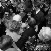 1973, Warszawa, Polska.
Ślub dziennikarza Zygmunta Broniarka w Pałacu Ślubów na placu Zamkowym.
Fot. Romuald Broniarek, zbiory Ośrodka KARTA