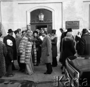 1973, Warszawa, Polska.
Ślub dziennikarza Zygmunta Broniarka w Pałacu Ślubów na placu Zamkowym.
Fot. Romuald Broniarek, zbiory Ośrodka KARTA