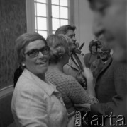 1973, Warszawa, Polska.
Ślub dziennikarza Zygmunta Broniarka w Pałacu Ślubów na placu Zamkowym.
Fot. Romuald Broniarek, zbiory Ośrodka KARTA