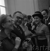 1973, Warszawa, Polska.
Ślub dziennikarza Zygmunta Broniarka w Pałacu Ślubów na placu Zamkowym.
Fot. Romuald Broniarek, zbiory Ośrodka KARTA