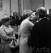 1973, Warszawa, Polska.
Ślub dziennikarza Zygmunta Broniarka w Pałacu Ślubów na placu Zamkowym.
Fot. Romuald Broniarek, zbiory Ośrodka KARTA