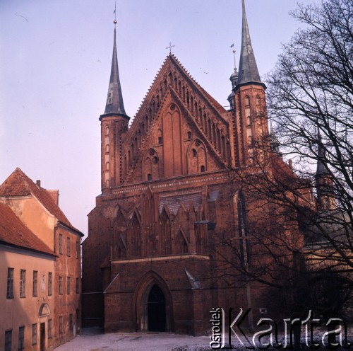 1973, Frombork, Polska.
Bazylika archikatedralna Wniebowzięcia Najświętszej Maryi Panny i św. Andrzeja.
Fot. Romuald Broniarek, zbiory Ośrodka KARTA