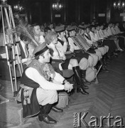 1973, Warszawa, Polska.
V Zjazd Związku Młodzieży Wiejskiej w Filharmonii Narodowej.
Fot. Romuald Broniarek, zbiory Ośrodka KARTA
