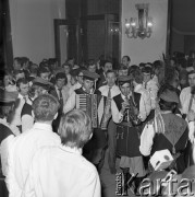 1973, Warszawa, Polska.
V Zjazd Związku Młodzieży Wiejskiej w Filharmonii Narodowej.
Fot. Romuald Broniarek, zbiory Ośrodka KARTA