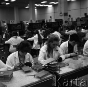 1973, Warszawa, Polska.
Fabryka Półprzewodników Tewa.
Fot. Romuald Broniarek, zbiory Ośrodka KARTA