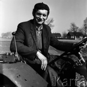1973, Sobienie-Jeziory, Polska.
Rolnik.
Fot. Romuald Broniarek, zbiory Ośrodka KARTA