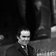 17.04.1973, Kraków, Nowa Huta, Polska.
Uroczyste odsłonięcie pomnika Włodzimierza Lenina w alei Róż. Autor projektu profesor Marian Konieczny - rektor krakowskiej Akademii Sztuk Pięknych.
Fot. Romuald Broniarek, zbiory Ośrodka KARTA