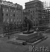 1973, Kraków, Nowa Huta, Polska.
Pomnik Włodzimierza Lenina w alei Róż.
Fot. Romuald Broniarek, zbiory Ośrodka KARTA