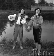 1973, Białystok, Polska.
Zespół cygański w Parku Branickich.
Fot. Romuald Broniarek, zbiory Ośrodka KARTA