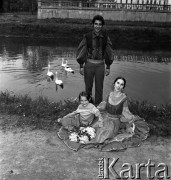 1973, Białystok, Polska.
Zespół cygański w Parku Branickich.
Fot. Romuald Broniarek, zbiory Ośrodka KARTA