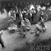 1973, Białystok, Polska.
Zespół cygański w Parku Branickich.
Fot. Romuald Broniarek, zbiory Ośrodka KARTA