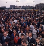 1973, Warszawa, Polska.
Cepeliada na Placu Defilad.
Fot. Romuald Broniarek, zbiory Ośrodka KARTA