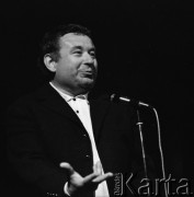 30.06.-7.07.1973, Polska.
Dni Białorusi w Polsce. Na scenie aktor Mieczysław Czechowicz.
Fot. Romuald Broniarek, zbiory Ośrodka KARTA