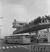 1973, Warszawa, Polska.
Port lotniczy Warszawa-Okęcie.
Fot. Romuald Broniarek, zbiory Ośrodka KARTA