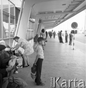 1973, Warszawa, Polska.
Port lotniczy Warszawa-Okęcie.
Fot. Romuald Broniarek, zbiory Ośrodka KARTA