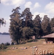 1973, Mazury, Polska.
Domki letniskowe.
Fot. Romuald Broniarek, zbiory Ośrodka KARTA