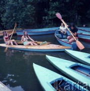 1973, Mazury, Polska.
Spływ kajakowy.
Fot. Romuald Broniarek, zbiory Ośrodka KARTA