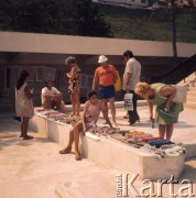 1973, Mangalia, Rumunia.
Stoisko.
Fot. Romuald Broniarek, zbiory Ośrodka KARTA