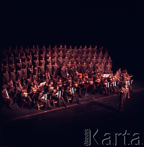 1973, Warszawa, Polska.
Chór im. Aleksandrowa w Sali Kongresowej.
Fot. Romuald Broniarek, zbiory Ośrodka KARTA