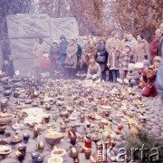 1973, Warszawa, Polska.
Cmentarz na Woli.
Fot. Romuald Broniarek, zbiory Ośrodka KARTA