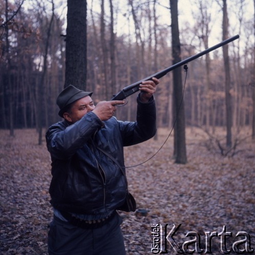 1973, Czechosłowacja.
Polowanie na bażanty i zające.
Fot. Romuald Broniarek, zbiory Ośrodka KARTA