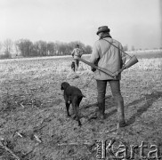 1973, Czechosłowacja.
Polowanie na bażanty i zające.
Fot. Romuald Broniarek, zbiory Ośrodka KARTA