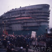 Styczeń 1974, Gdańsk, Polska.
Wodowanie stupięciotysięcznika 