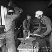 1974, Warszawa, Polska.
Pracownia Sztukatorska w odbudowywanym Zamku Królewskim.
Fot. Romuald Broniarek, zbiory Ośrodka KARTA