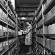 1974, Polska.
Polski Czerwony Krzyż - biuro poszukiwań rodzin.
Fot. Romuald Broniarek, zbiory Ośrodka KARTA