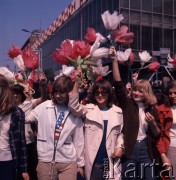 1.05.1974, Warszawa, Polska.
Pochód pierwszomajowy na ulicy Marszałkowskiej.
Fot. Romuald Broniarek, zbiory Ośrodka KARTA