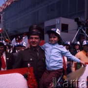 1.05.1974, Warszawa, Polska.
Pochód pierwszomajowy na ulicy Marszałkowskiej.
Fot. Romuald Broniarek, zbiory Ośrodka KARTA