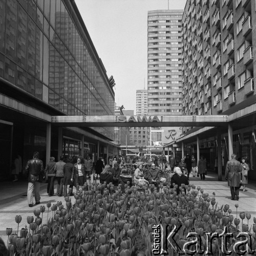 1.05.1974, Warszawa, Polska.
Pasaż Stefana 