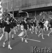 1.05.1974, Warszawa, Polska.
Pochód pierwszomajowy na ulicy Marszałkowskiej.
Fot. Romuald Broniarek, zbiory Ośrodka KARTA