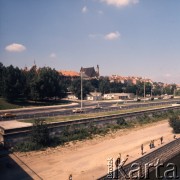 1974, Warszawa, Polska.
Wybrzeże Gdańskie przy moście Śląsko-Dąbrowskim. W tle Stare Miasto z Bazyliką Archikatedralną św. Jana Chrzciciela.
Fot. Romuald Broniarek, zbiory Ośrodka KARTA
