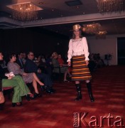 1974, Warszawa, Polska.
Pokaz mody damskiej w Hotelu Forum.
Fot. Romuald Broniarek, zbiory Ośrodka KARTA